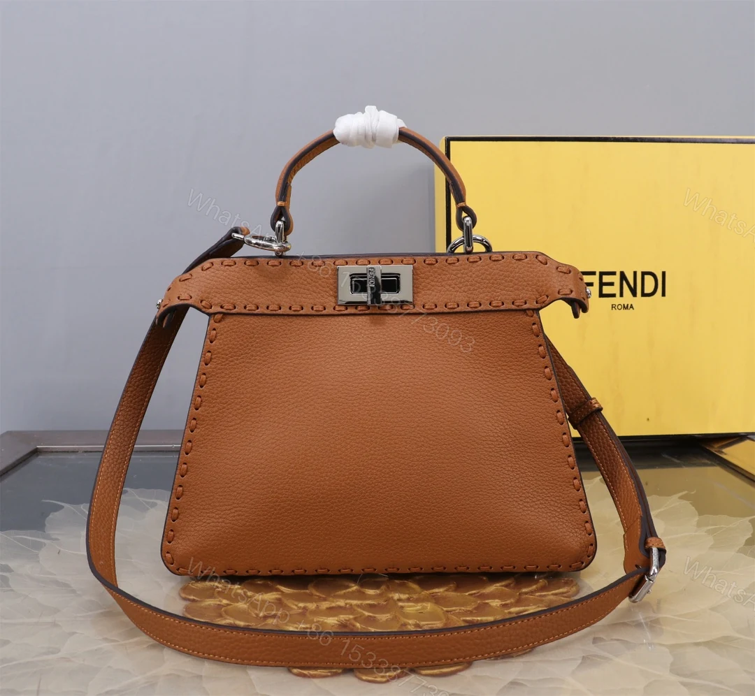 Fendi 一比一 Peekaboo 中號手提包 奶茶灰色內袋款 — view 1