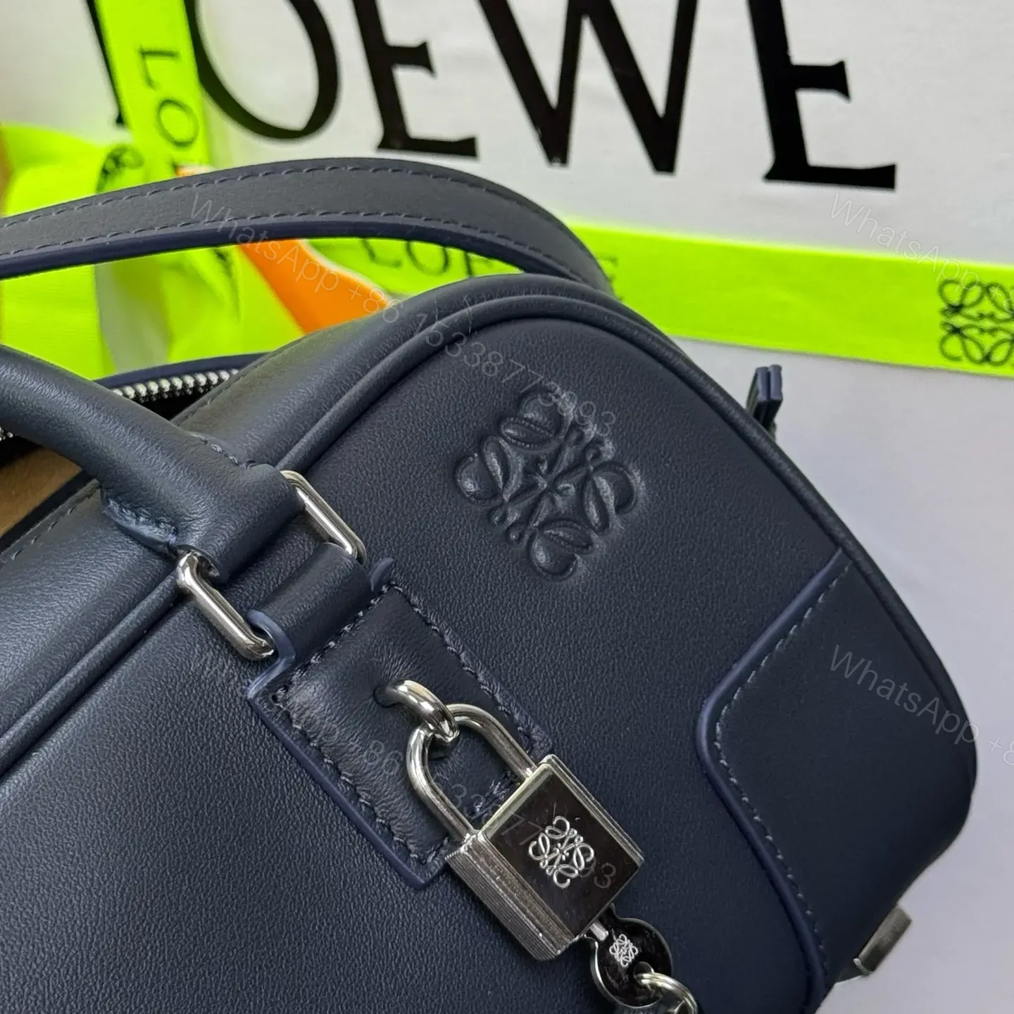 View 11 of 高仿Loewe*Amazona系列5544橫版手提包海軍藍免檢版