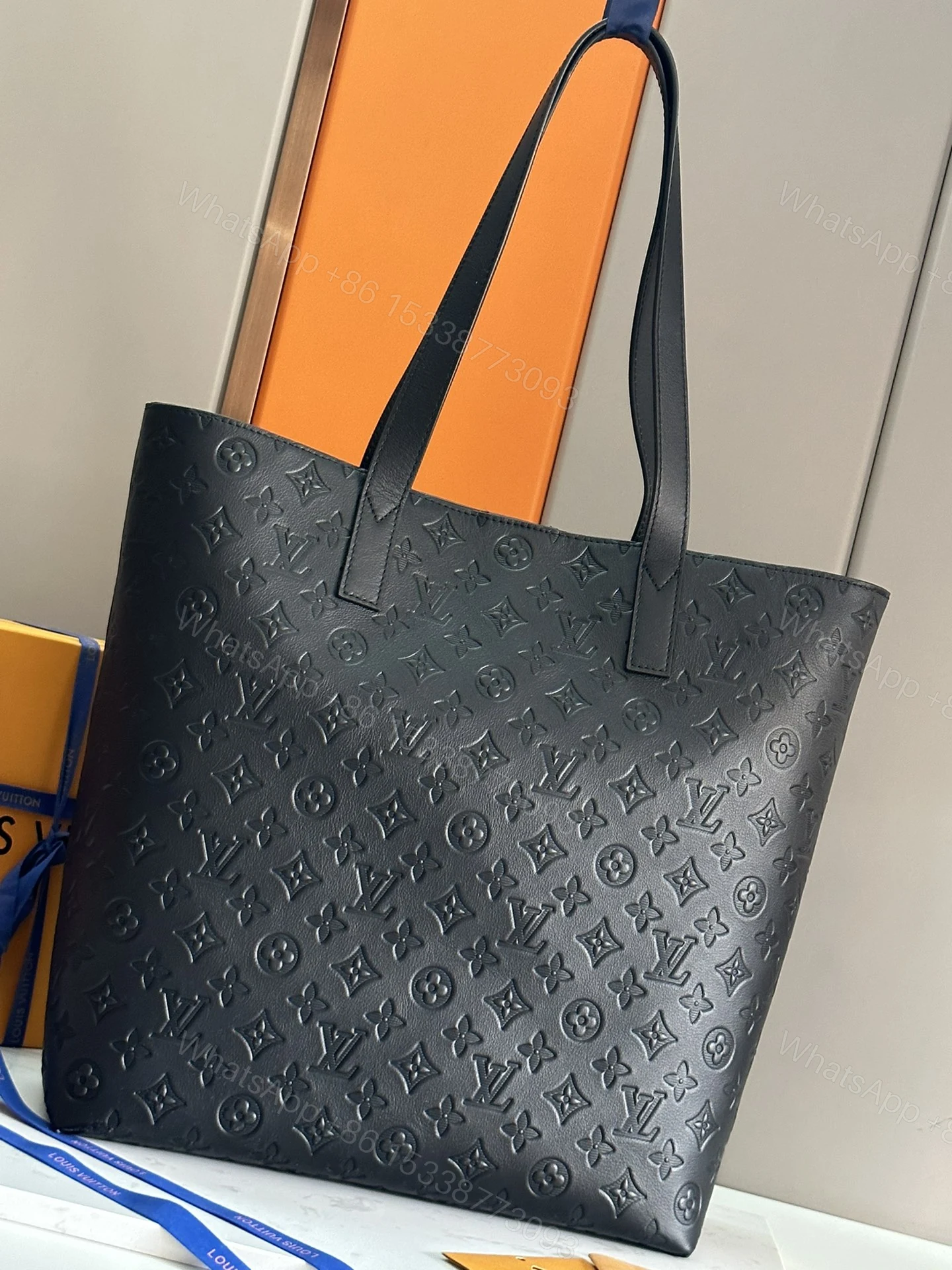 LV黑色托特包 M24777一比一復刻肩背大容量壓紋手提包 — view 1