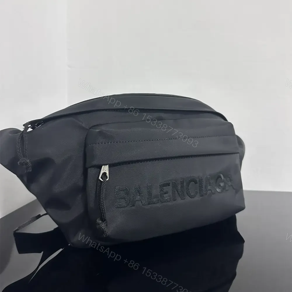 View 3 of 高仿BalenciagaWheelBeltpack系列尼龍胸包黑色