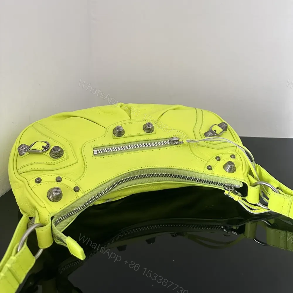 View 8 of 高仿Balenciaga*LeCagole系列餃子包熒光綠S