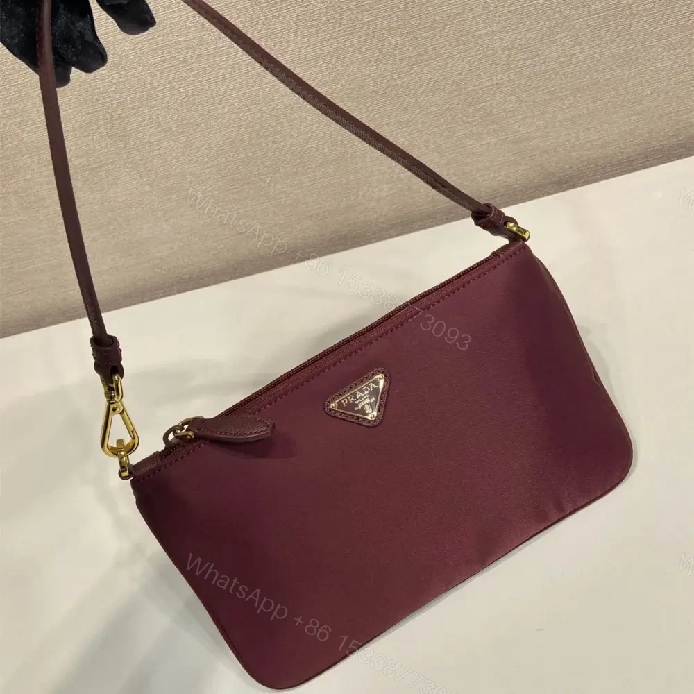 View 3 of 高仿Prada*RE-Nylon系列1NE545腋下包酒紅色免檢版