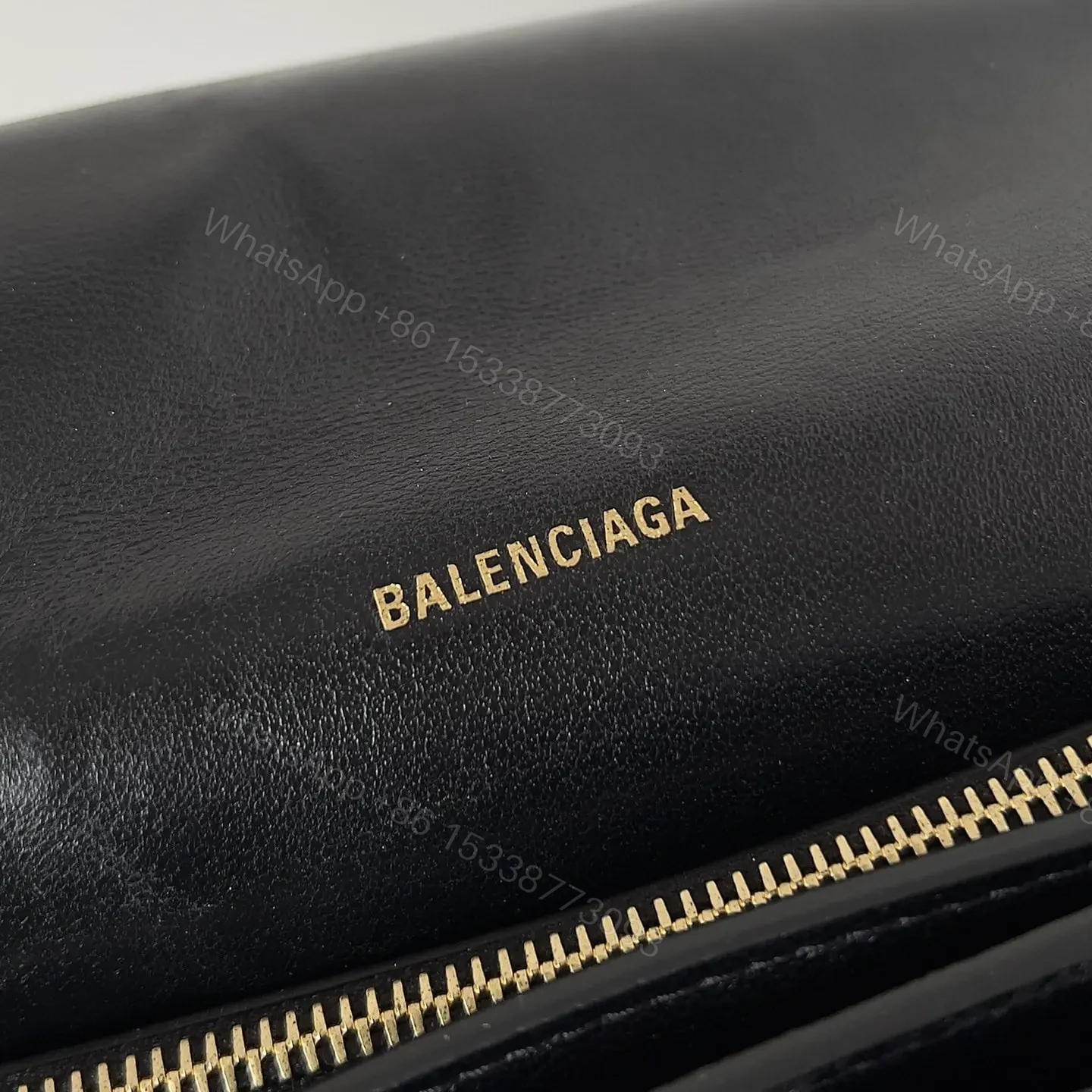 View 8 of 高仿BalenciagaCrush系列單肩包黑金M