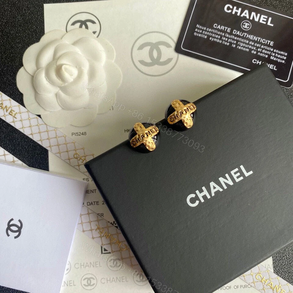View 2 of EN – Lux Earring Chanel 004