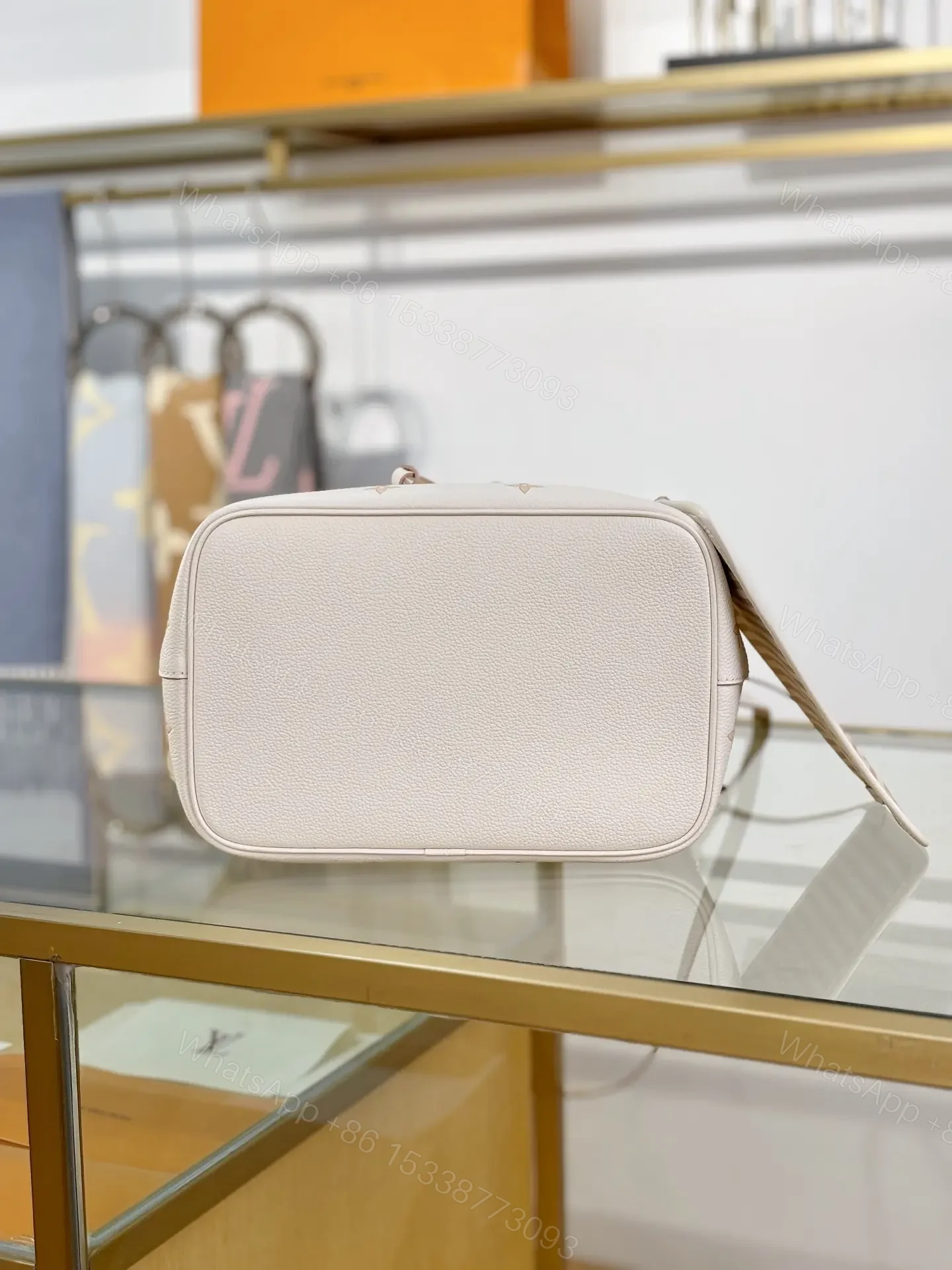 View 8 of Louis Vuitton NéoNoé MM bucket bag