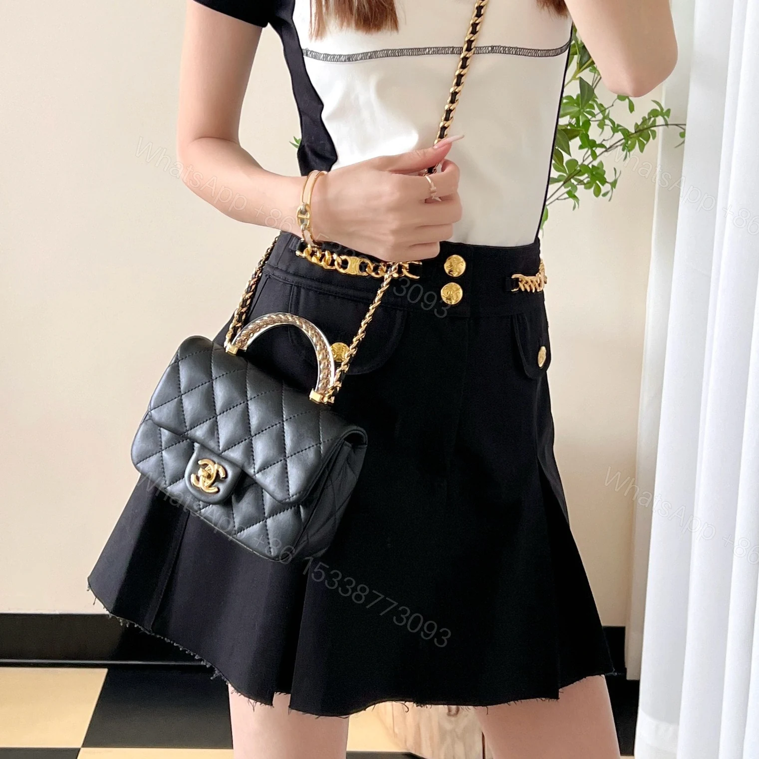 View 16 of 高仿Chanel*24S系列AS4847小羊皮黑色單肩包免檢版