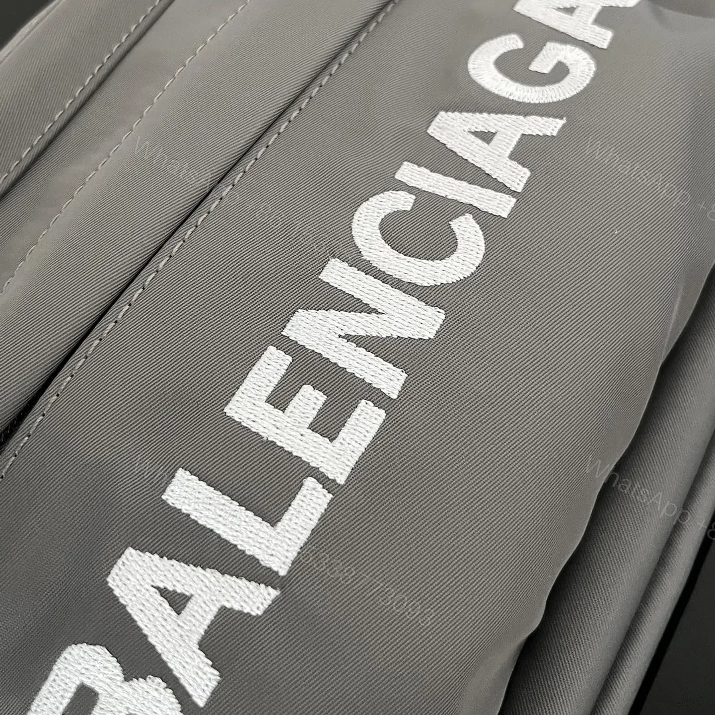 View 11 of 高仿BalenciagaWheelBeltpack系列尼龍胸包灰色