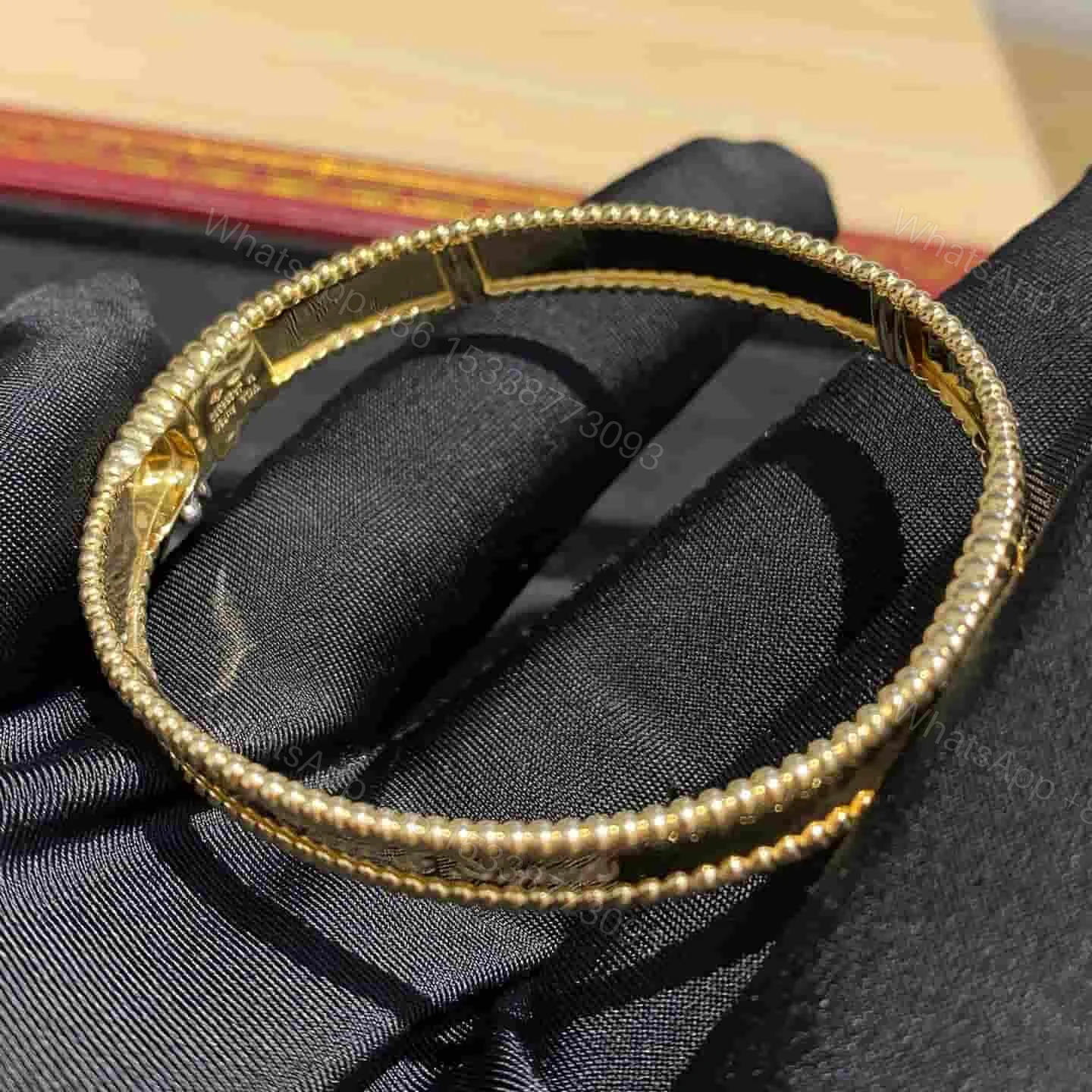 View 3 of VCA Perlee Signature Bracelet Yellow Gold VCARP3K600
