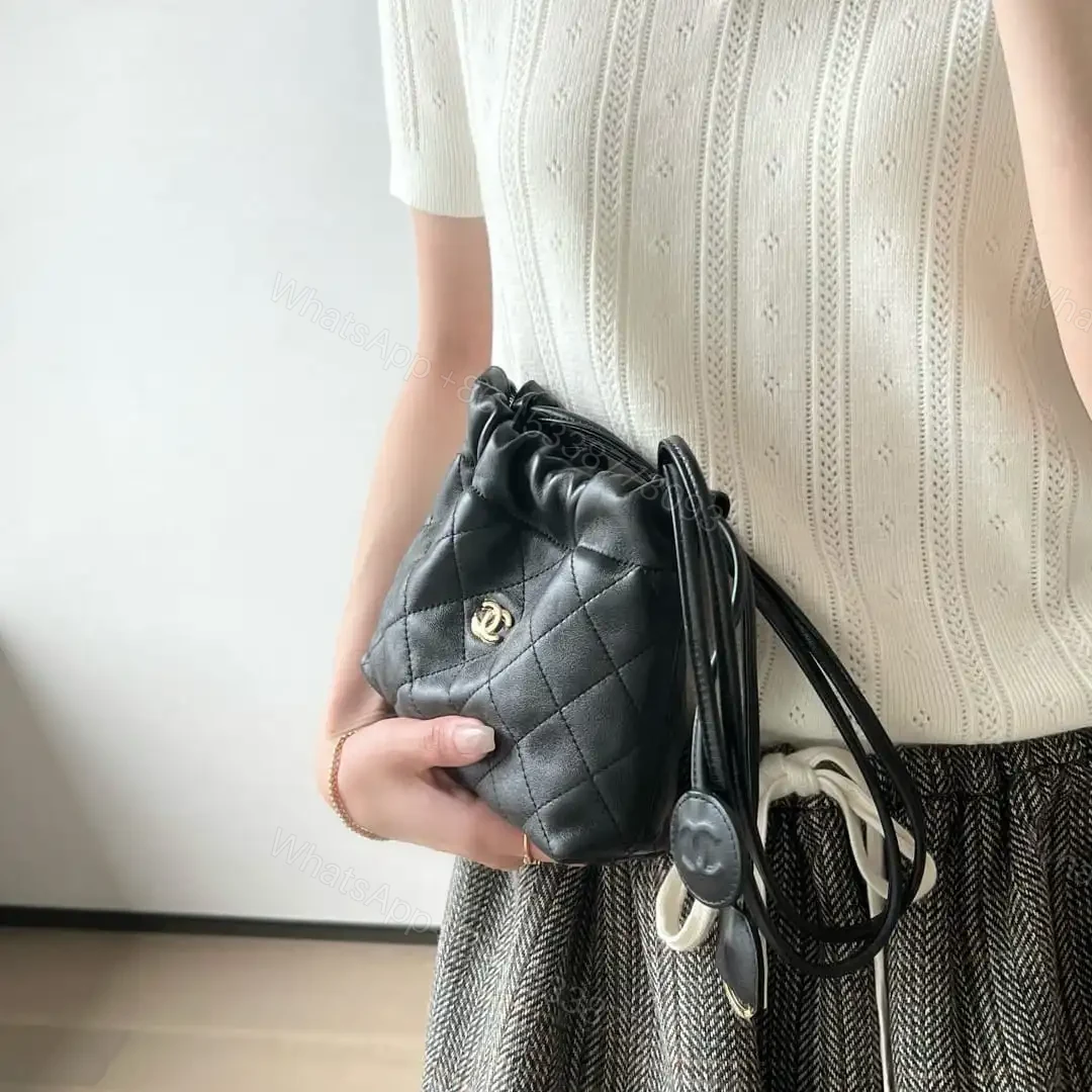 View 20 of 高仿Chanel*26S系列AP5228小羊皮單肩包黑色免檢版