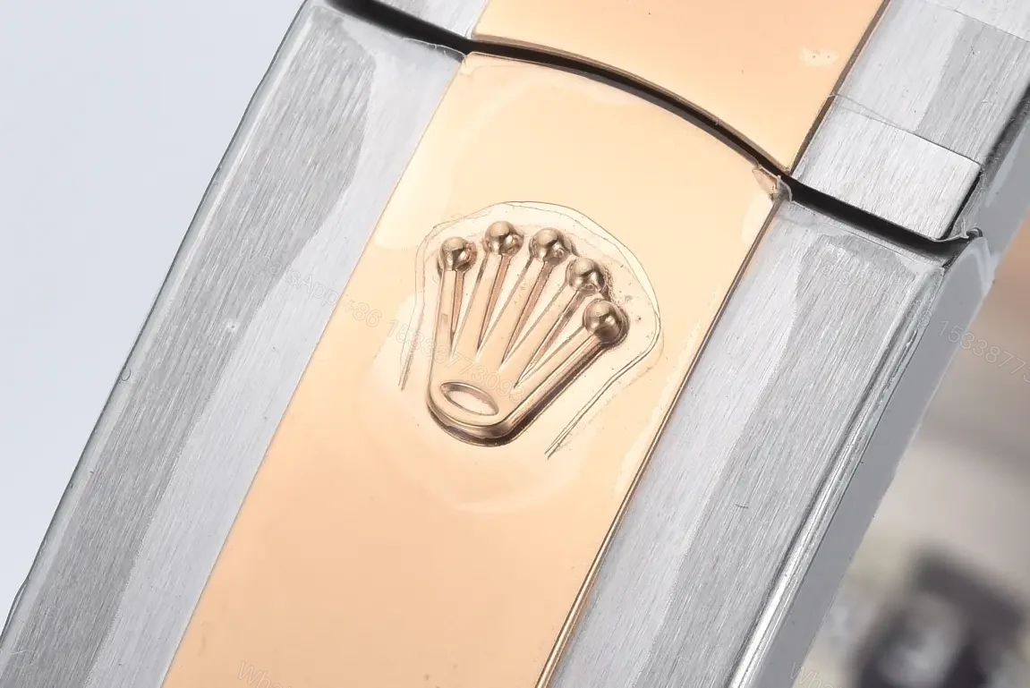 View 7 of Rolex Datejust 41 Rolesor Everose Fluted Oyster Sundust Pink Dial 126331-0009