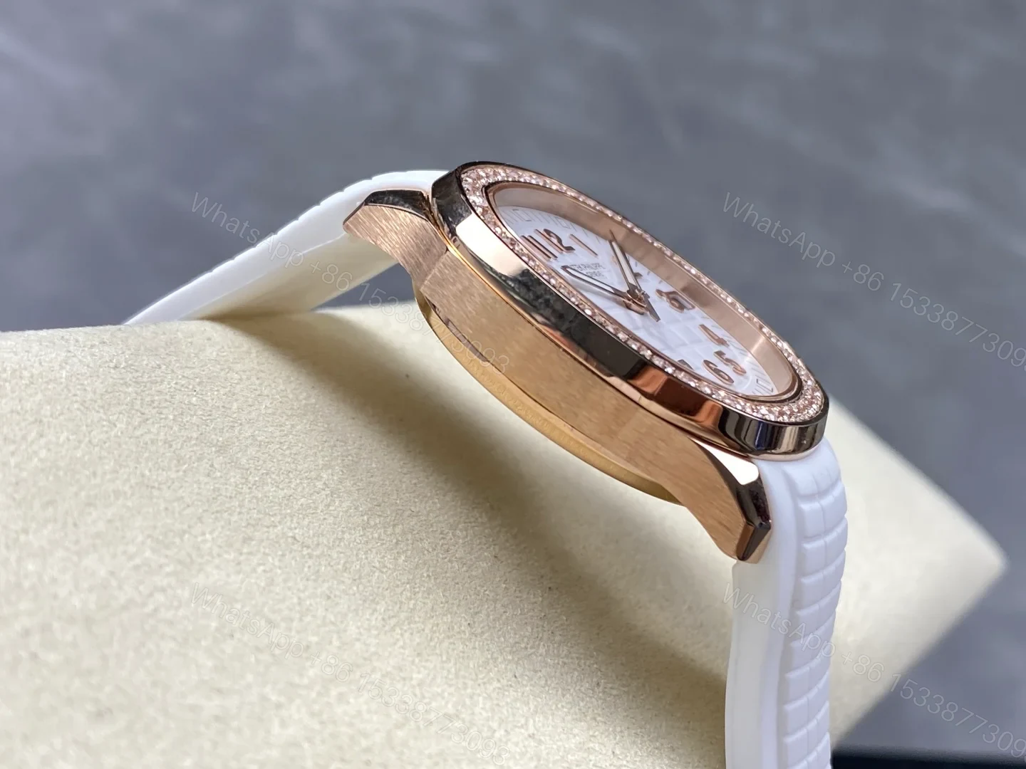 View 5 of Patek Philippe Aquanaut 5068 Rose Gold White 5068R-010