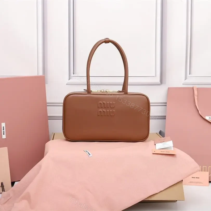 高仿miumiu*5BB172壓紋LOGO手提包小牛皮棕色免檢版 — view 1