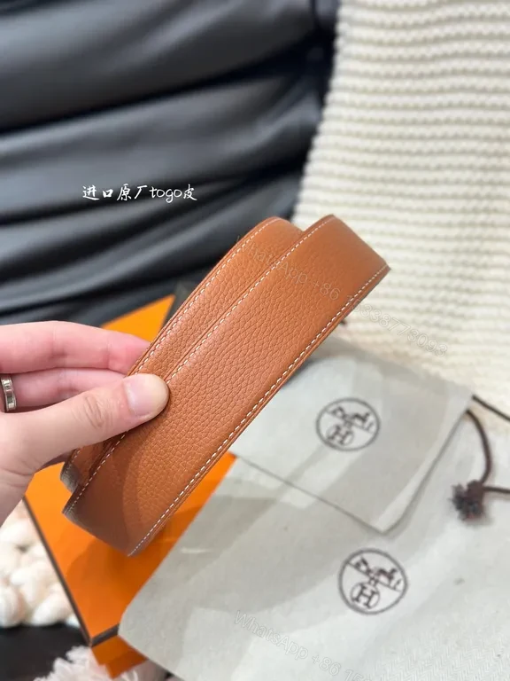 View 3 of Brushed-Hardware Leather Belt with H Buckle â€“ 38mm Luxury