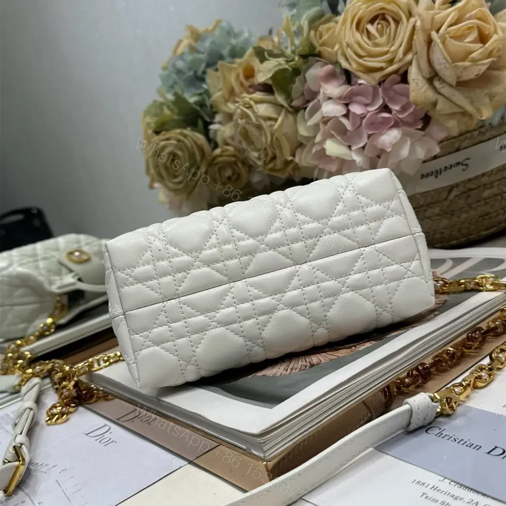 View 4 of 高仿Dior*JolieHandle系列S312M030環扣小羊皮手提包白色免檢版