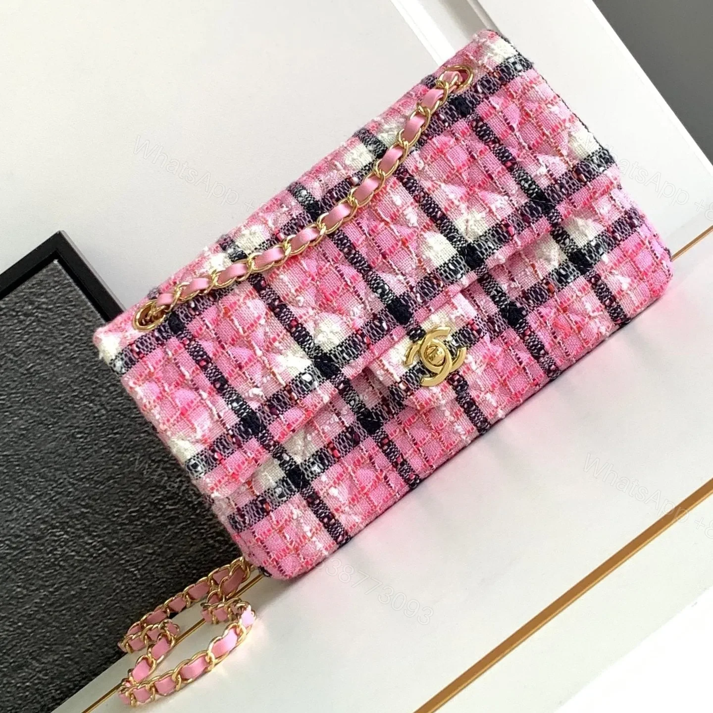 CC MEDIUM 25 CLASSIC BAG IN LIGHT PINK MIX BLACK WOOL TWEED — view 1