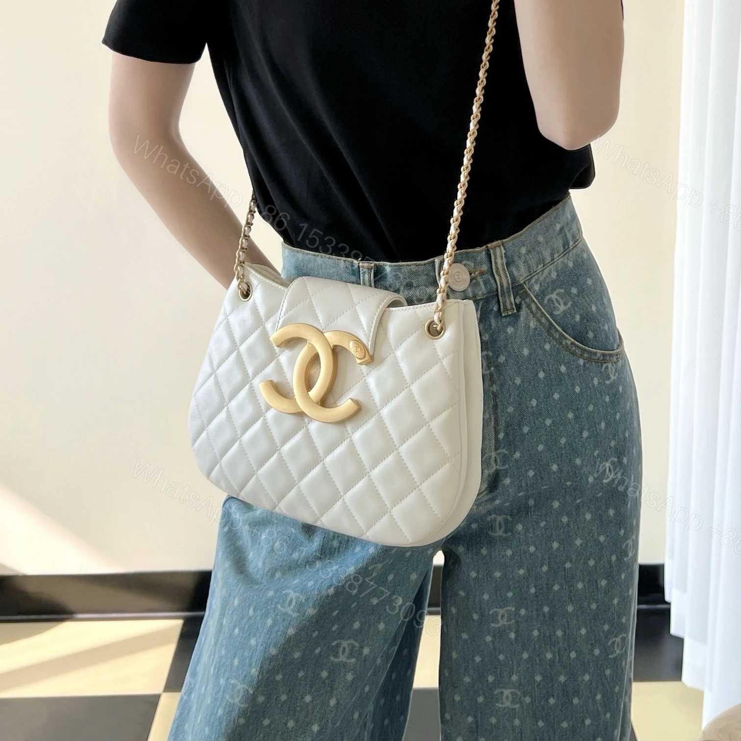 View 24 of 高仿Chanel*24C系列AS4609圓挎包白色大號免檢版