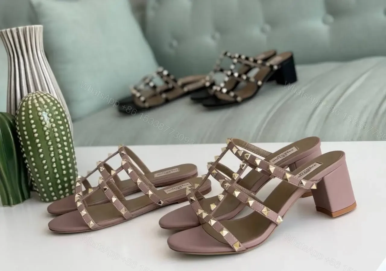 VALENTINO — view 1