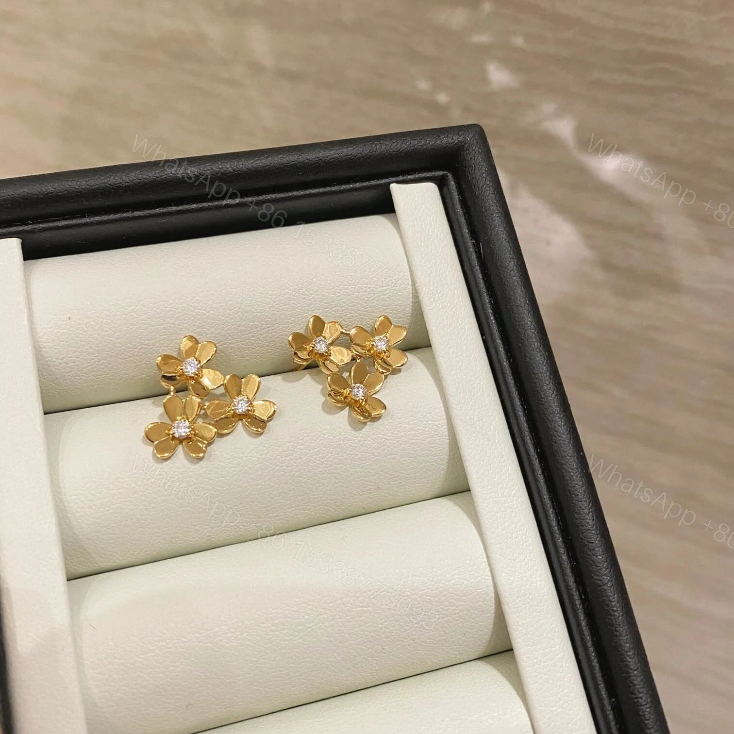 Van Cleef & Arpels 18K Gold Frivole Earstuds 3 Flowers VCARP2DV00 — view 1