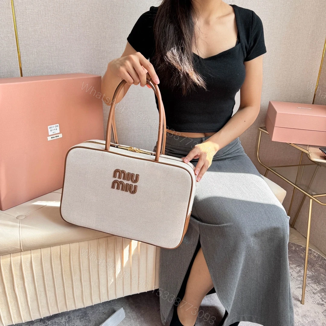 View 19 of 高仿miumiu*5BB17長肩帶公文包白色免檢版