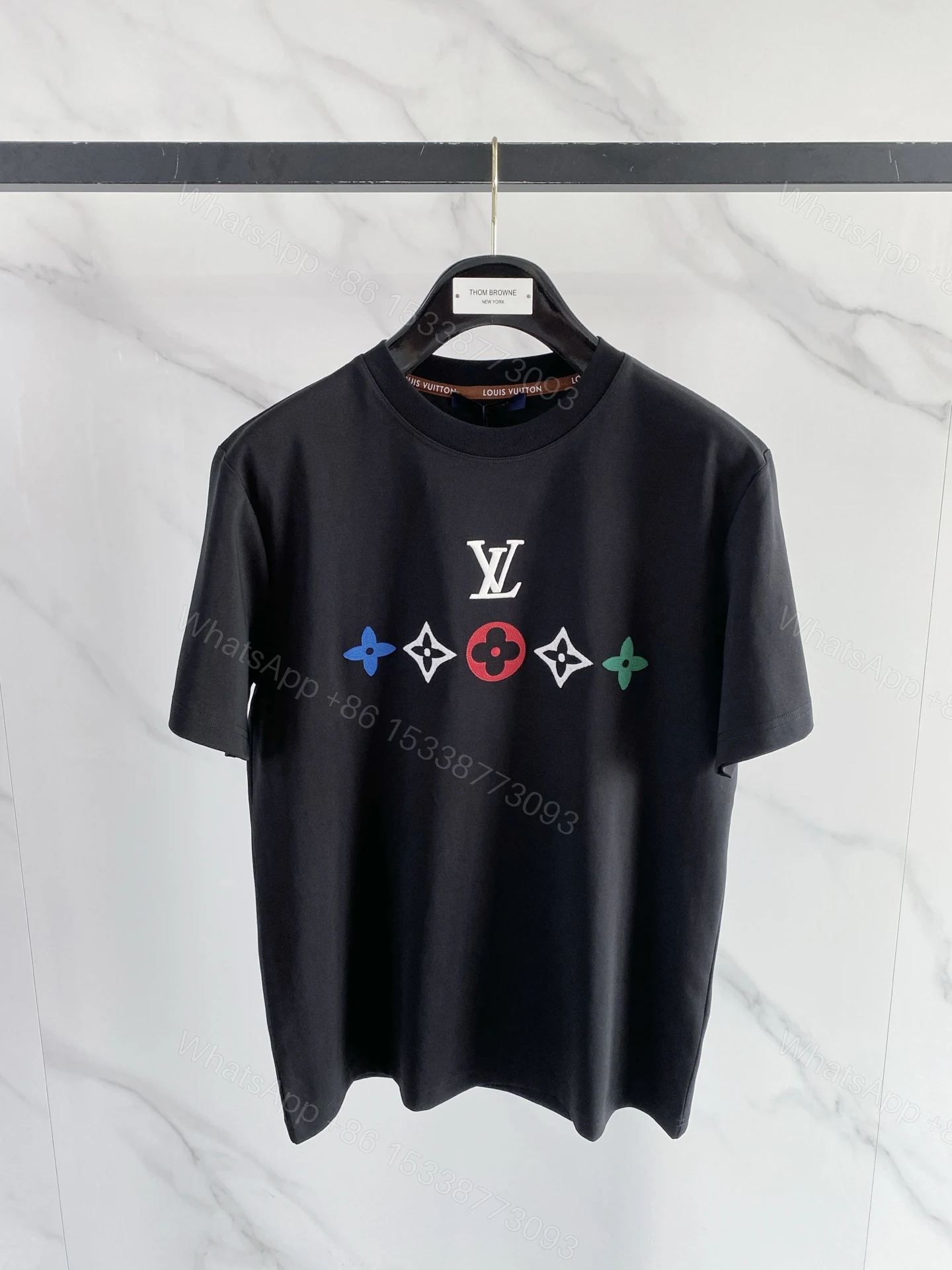 LV 一比一 男款 短袖T恤 彩色Monogram印花設計 時尚休閒款 — view 1