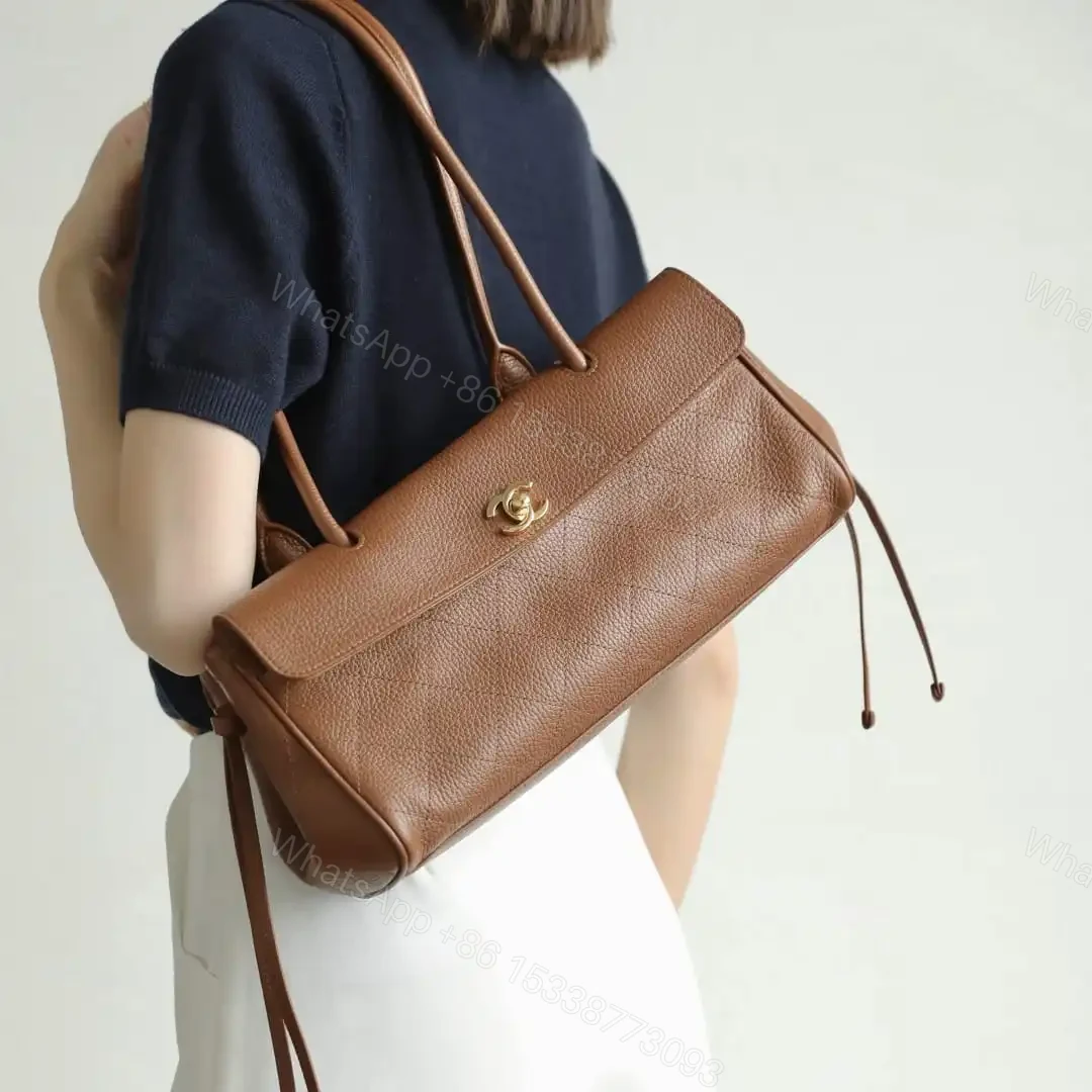 View 21 of 高仿Chanel*26S系列AS6288粒面小牛皮單肩包棕色免檢版
