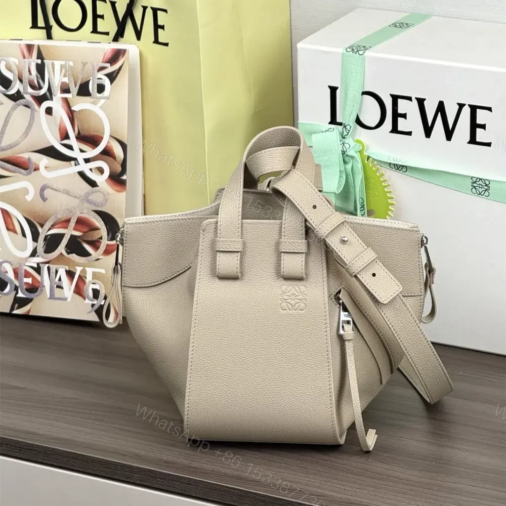 高仿Loewe*Hammock系列5541粒面小牛皮吊床手袋陶土色小號免檢版 — view 1