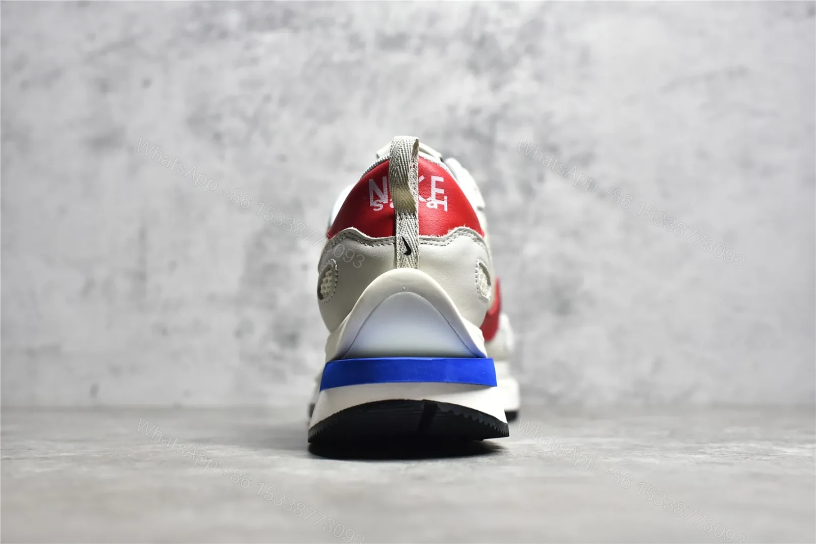 View 7 of Sacai × Nike VaporWaffle “Royal Fuchsia” Reps