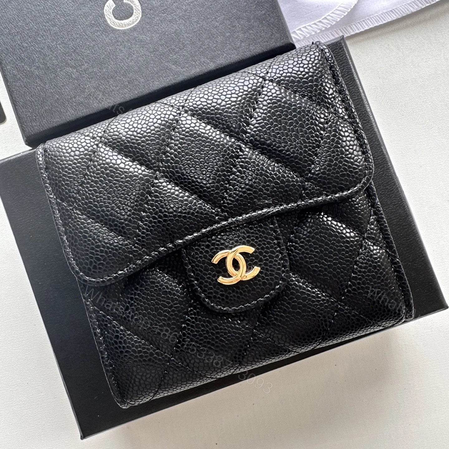 Chanel 高仿女款短夾 荔枝紋黑金色款 經典菱格皮革推薦 — view 1