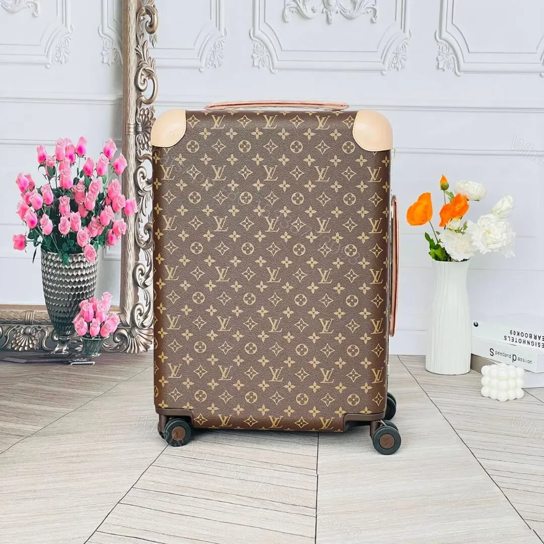 Louis Vuitton Horizon 55 rolling suitcase in Monogram Canvas — view 1