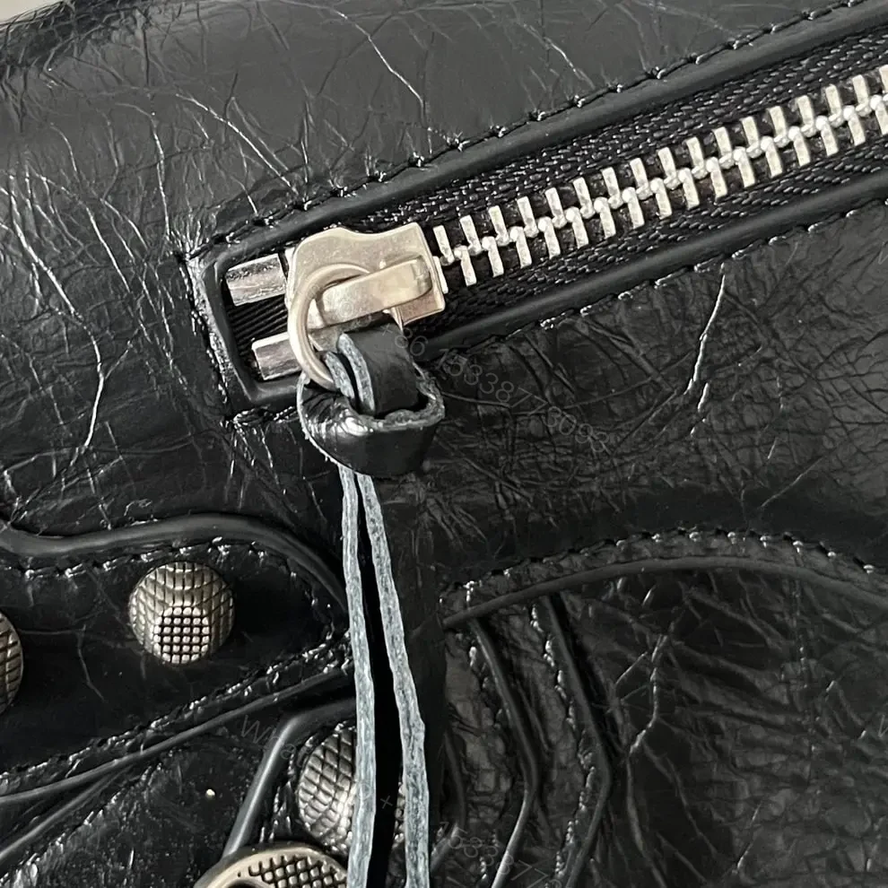 View 14 of 高仿Balenciaga*LeCagole2024新款法棍包黑色S