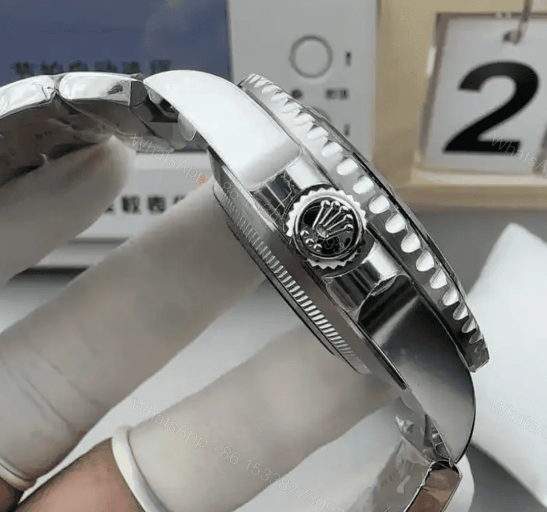 View 4 of Rolex Sea-Dweller 126600 – 43mm Black Dial