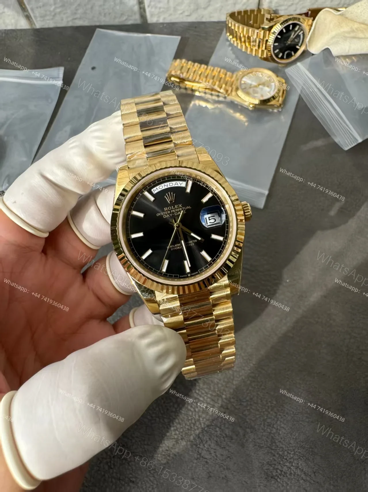 View 22 of Rolex Day-Date M228238-0067 1:1 Replica Gold Black Dial 40MM 3255 Movement Presidential Bracelet Super Clone Watch