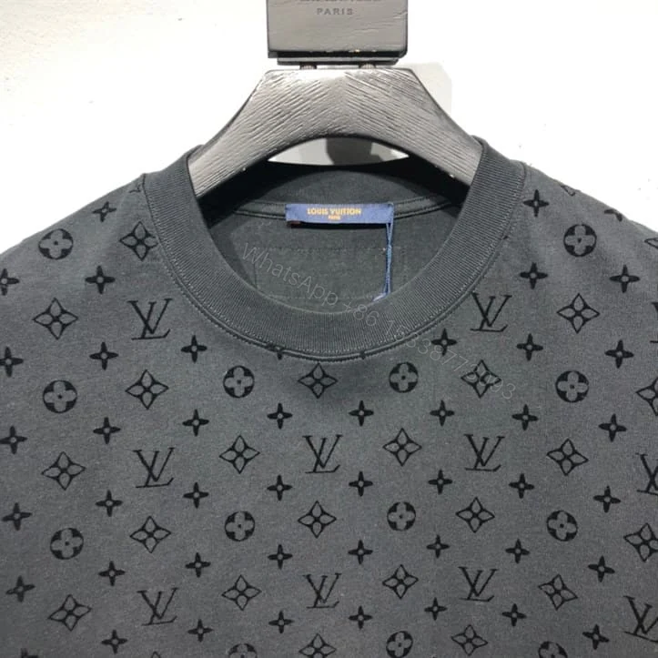 View 3 of LOUIS VUITTON T-SHIRT – LV36