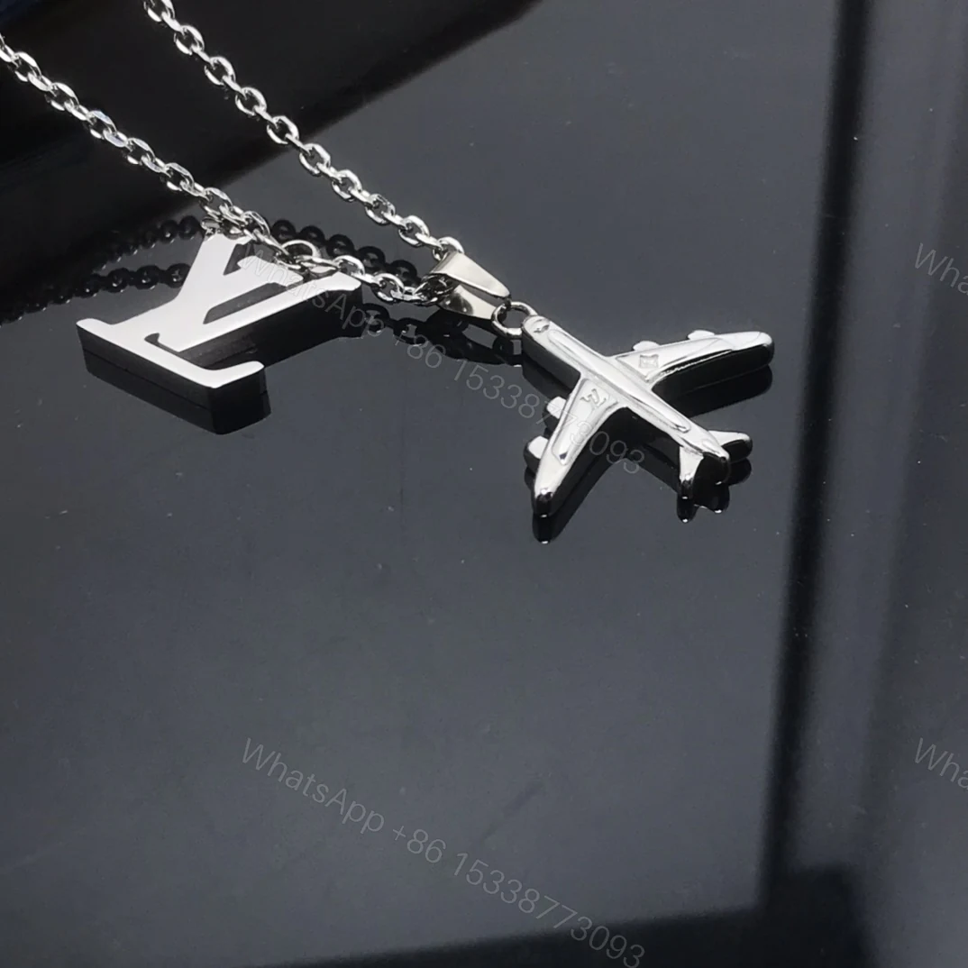 View 5 of EN – Lux LV Necklaces 086