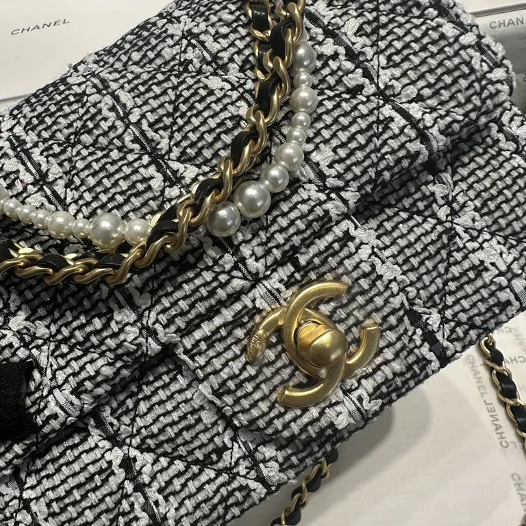 View 8 of Textured Chain-Detail Bag: Modern Luxury Everyday Sophistication