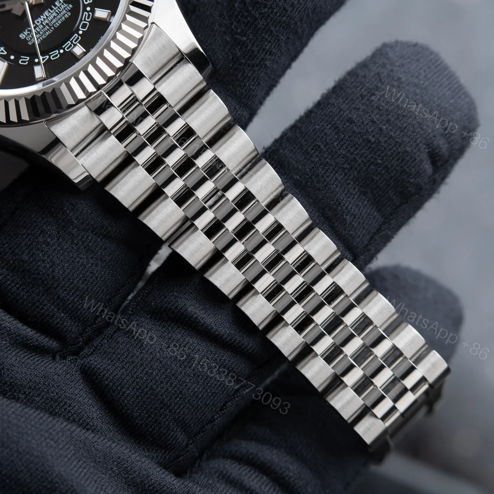 View 4 of Superclone Rolex Sky-Dweller Bright black Dial 336934 Jubilee