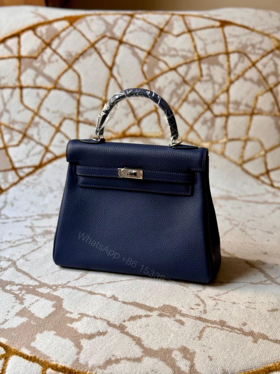 View 14 of HERMÈS Kelly 25 handbag in Chai Togo