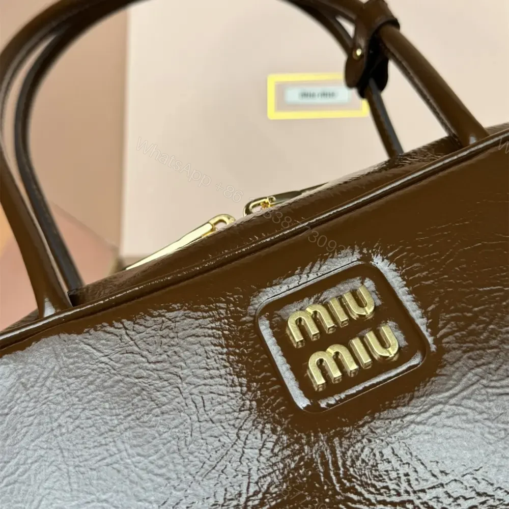 View 8 of 高仿miumiu*Beau系列5BB173漆面羊皮手提包棕色免檢版