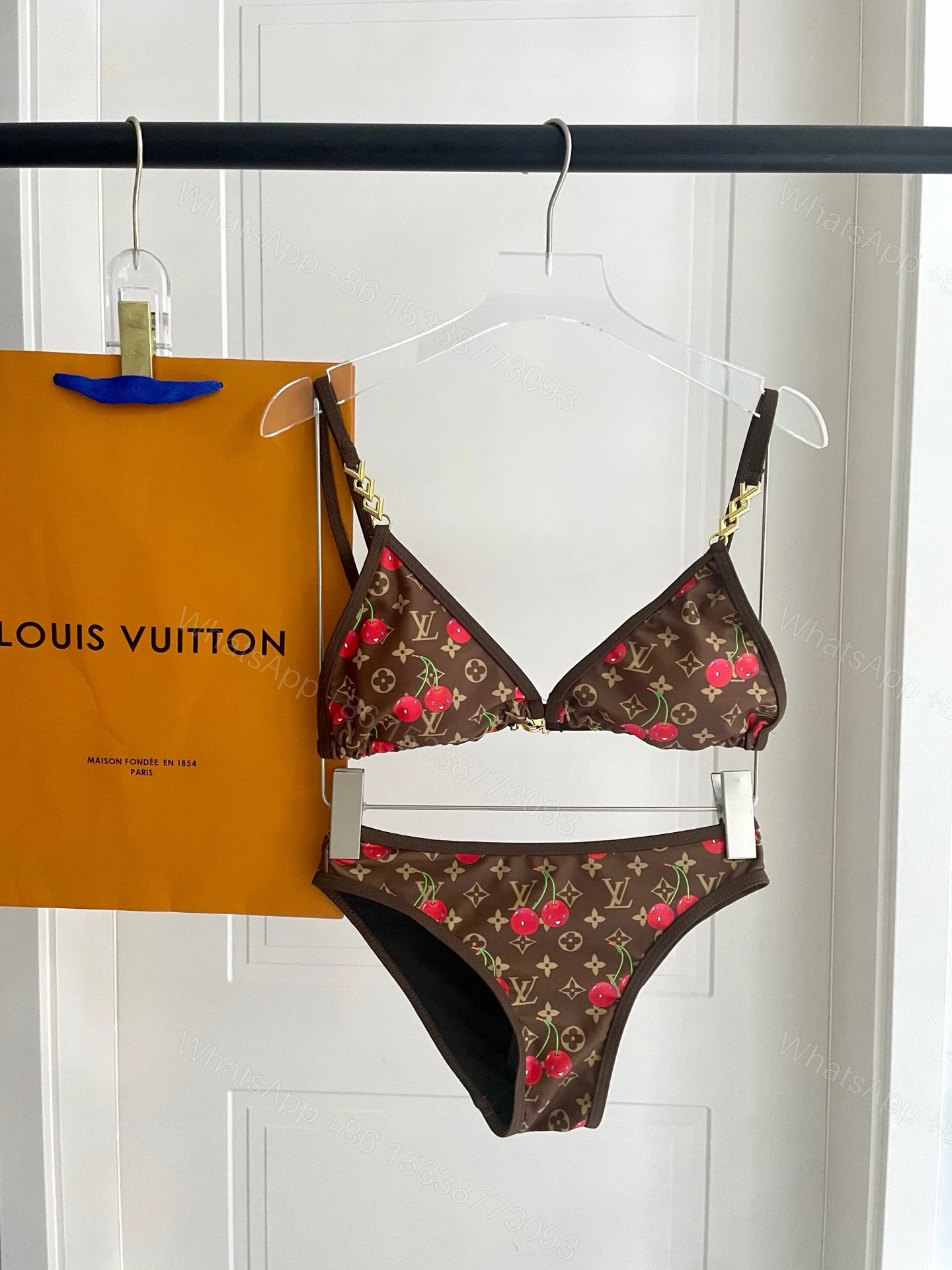 LV A貨 樱桃印花比基尼套装 性感分体泳衣女士沙滩泳装 — view 1