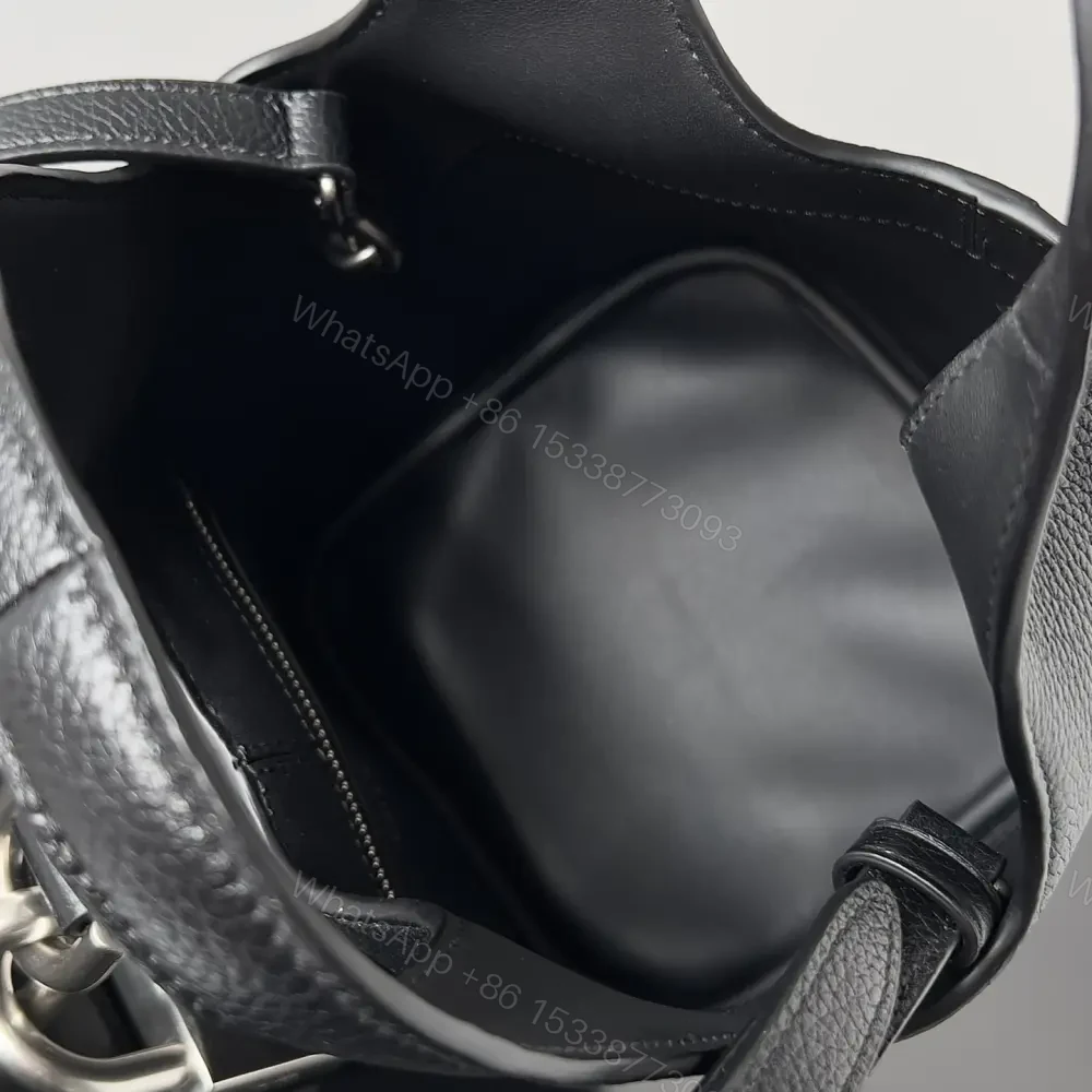 View 9 of 高仿Balenciaga*Locker水桶包2024早春XS