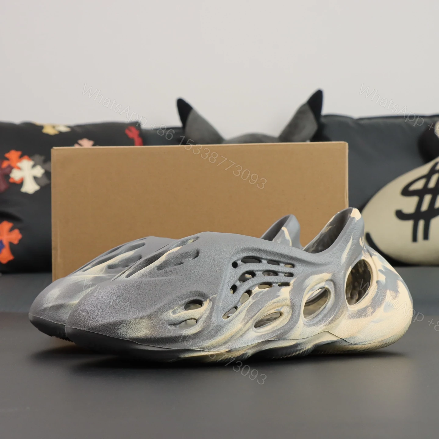 Yeezy Foam Runner MXT Moon Gray Reps — view 1