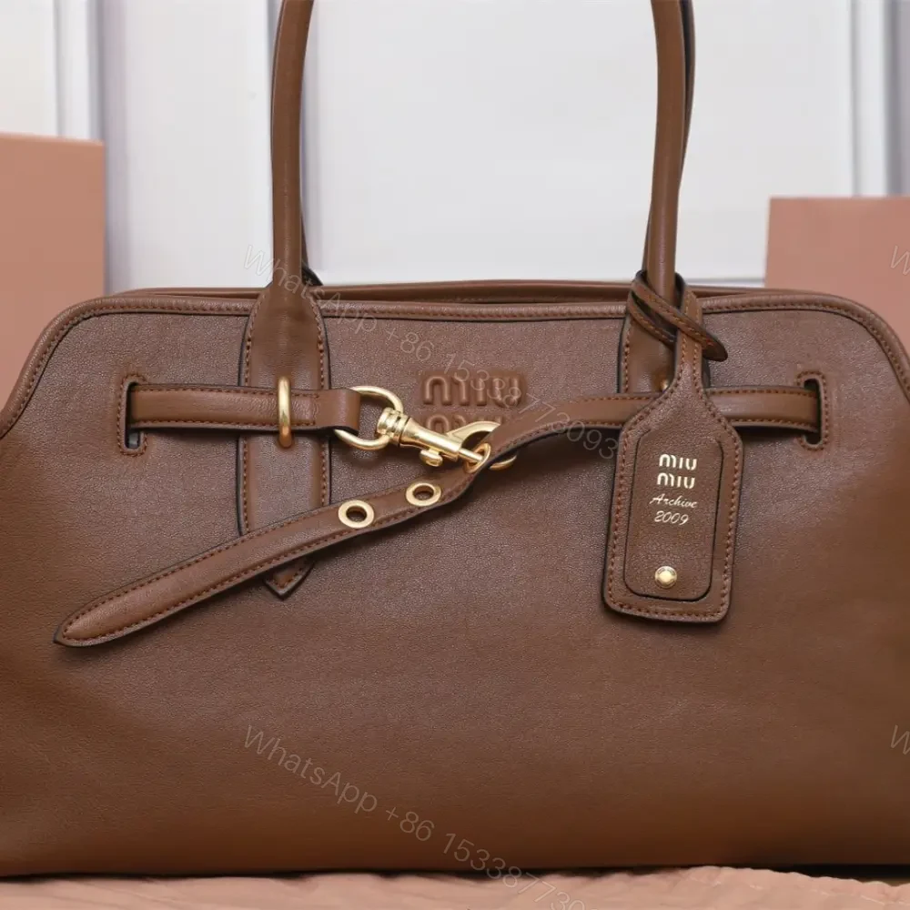 View 6 of 高仿miumiu*Aventure系列5BG310小羊皮Tote手袋橡木色免檢版