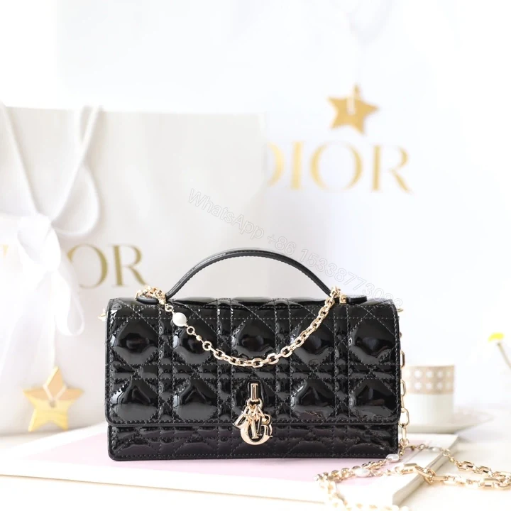 View 3 of 高仿Dior*Miss系列S0980小羊皮鏈條包漆皮黑免檢版