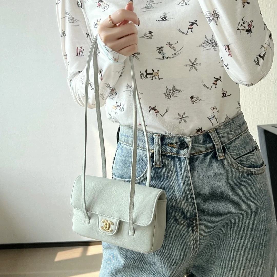 View 21 of 高仿Chanel*26P系列AP5068小牛皮單肩包淺綠色Mini免檢版