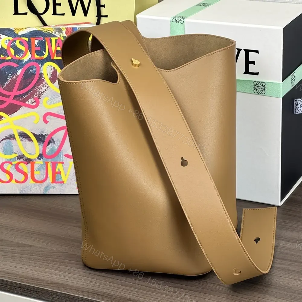 View 6 of 高仿Loewe*Bucket系列3980水桶包橡木棕色中號免檢版