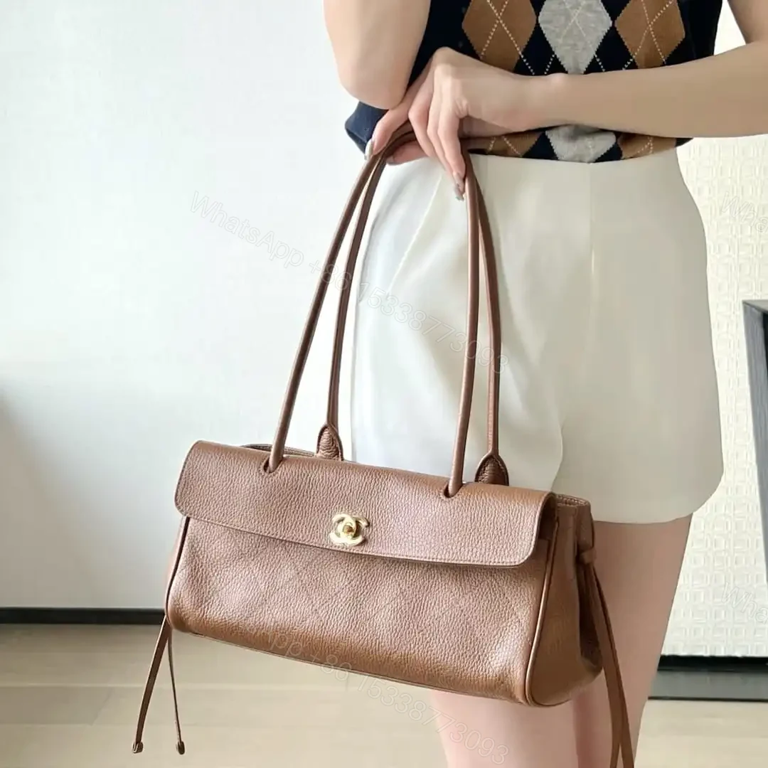 View 18 of 高仿Chanel*26S系列AS6288粒面小牛皮單肩包棕色免檢版