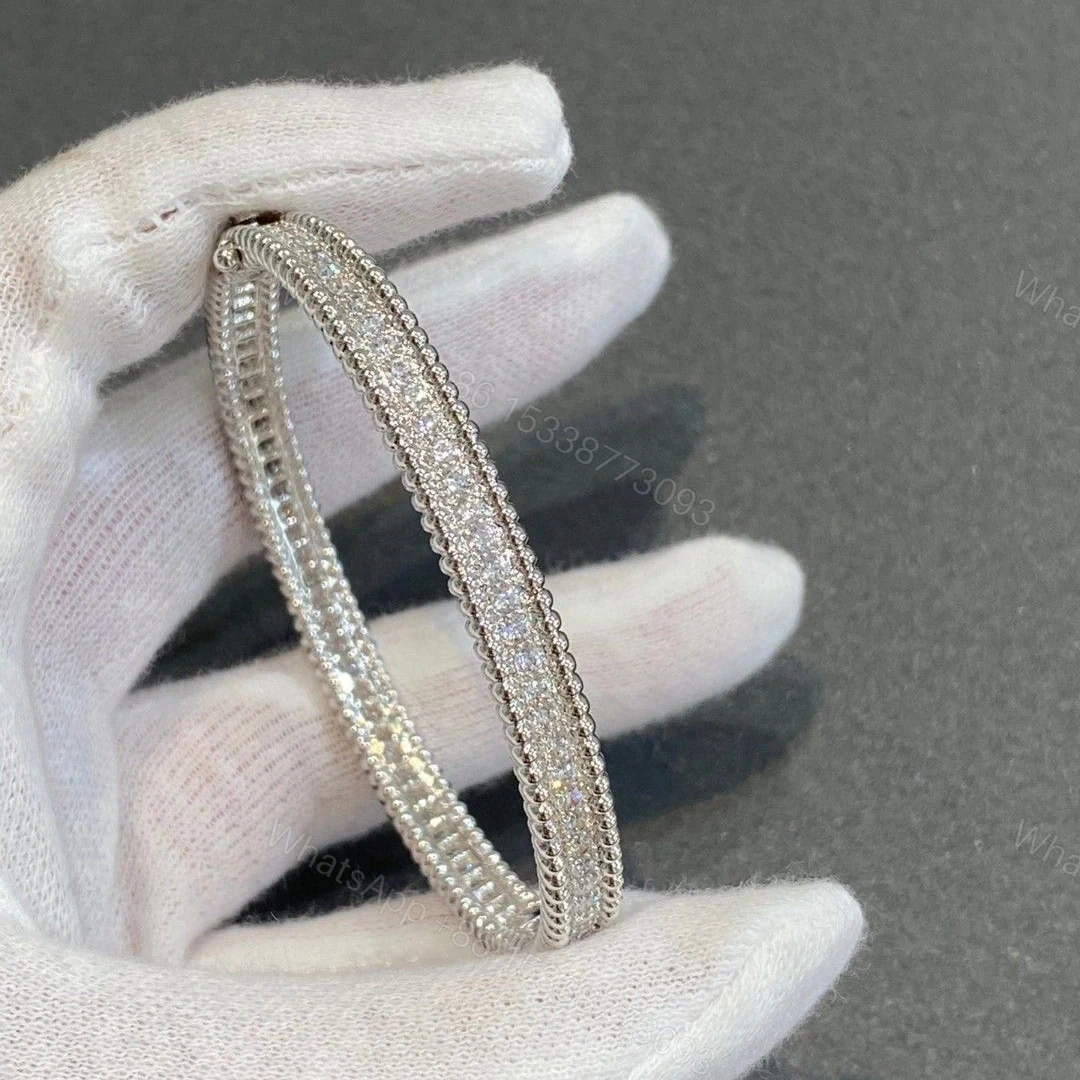 View 17 of 高仿首飾VanCleef&Arpels*RP27H00單排鑲鑽白金手鐲