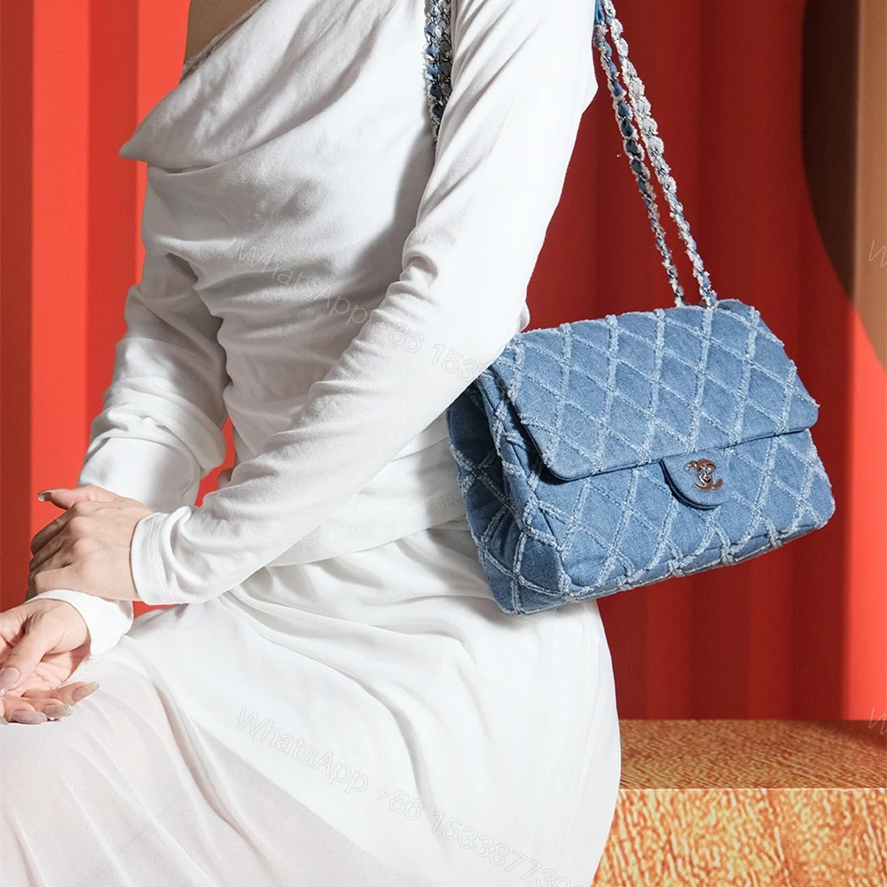 View 12 of 高仿Chanel*24S系列AS1560水洗丹寧單肩包中號免檢版