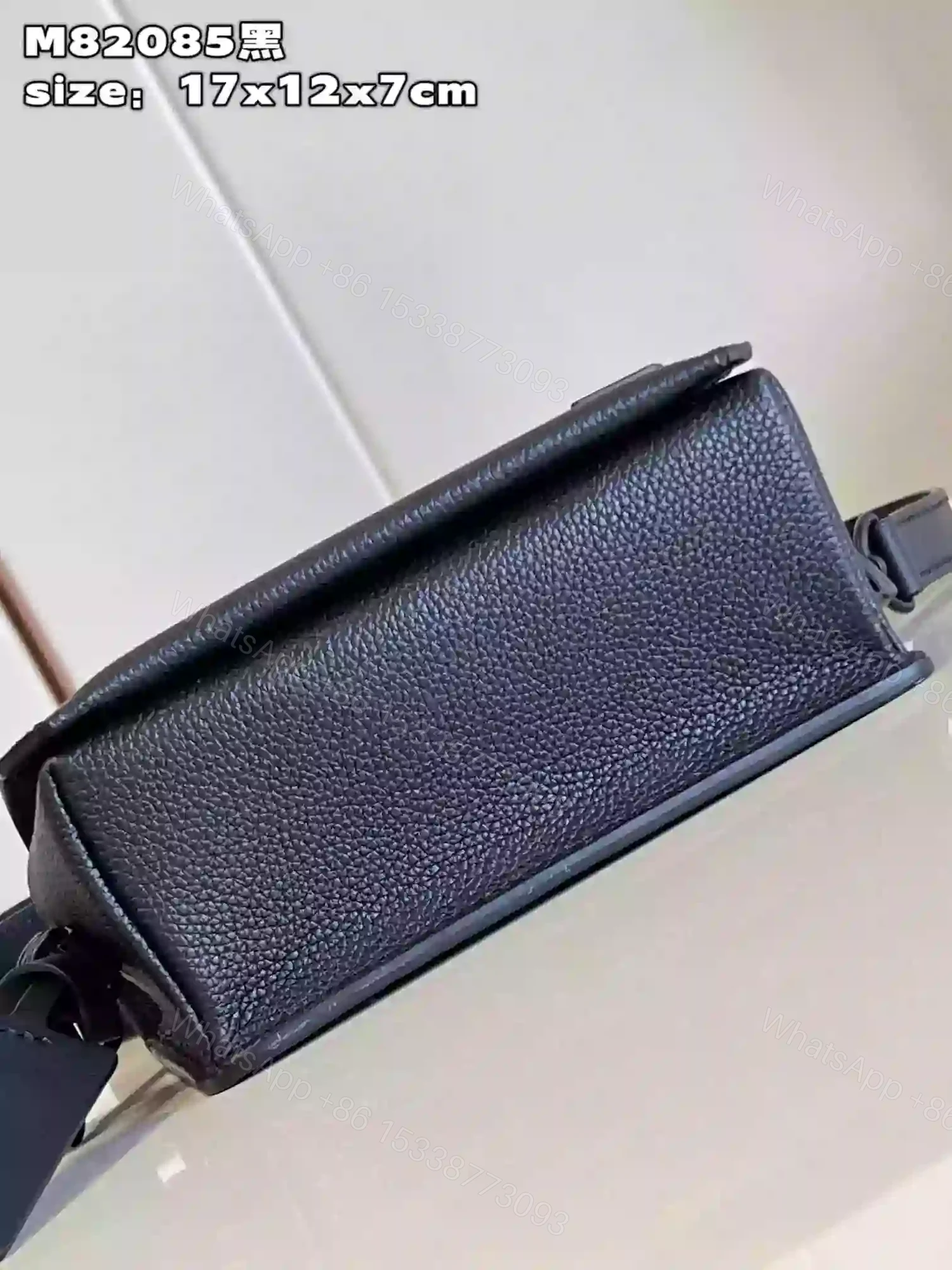 View 5 of LOUIS VUITTON FASTLINE WEARABLE WALLET – RRG068