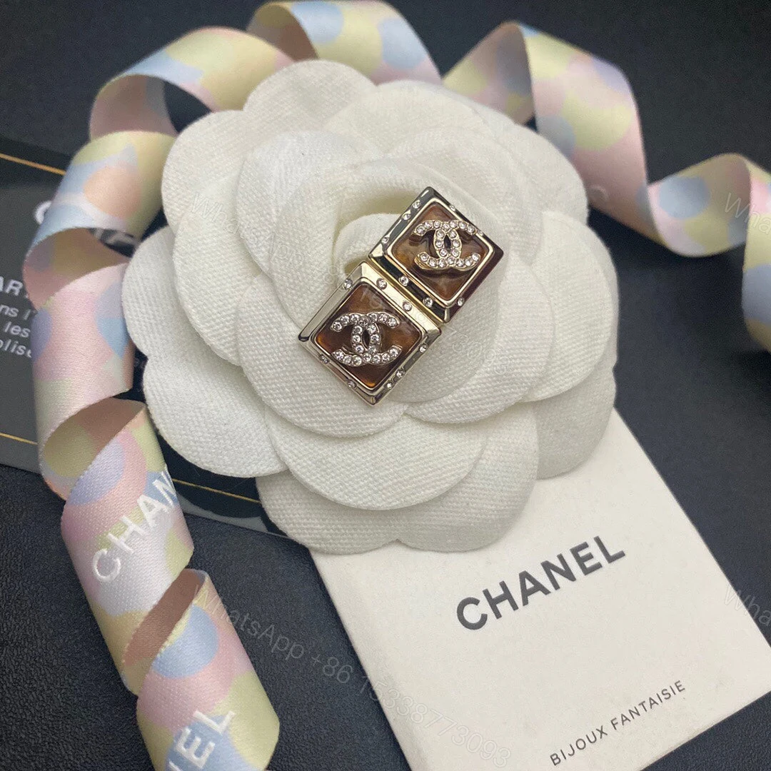 View 6 of EN – Lux Earring Chanel 025